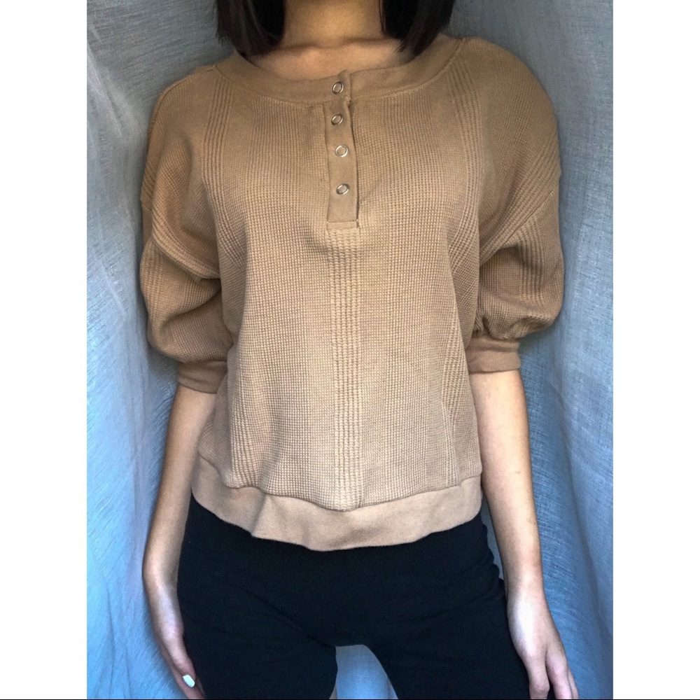 Stylish tan crop top
